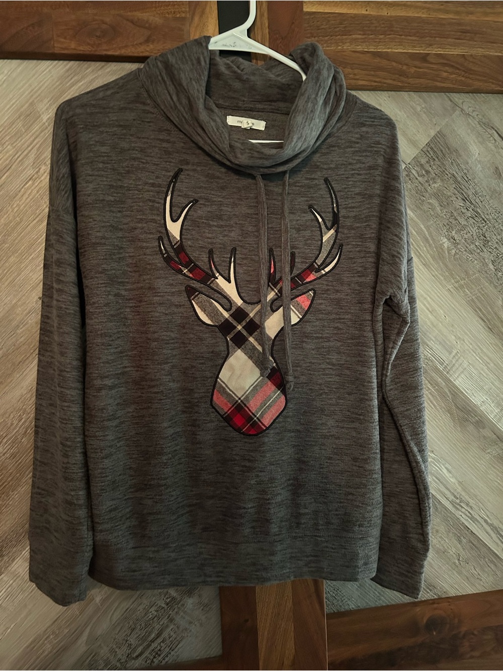 Gray Cowl Neck Knit Shirt with Plaid Deer Applique
